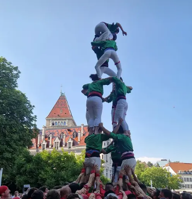 El debut dels Castellers de Lausanne al Baròmetre